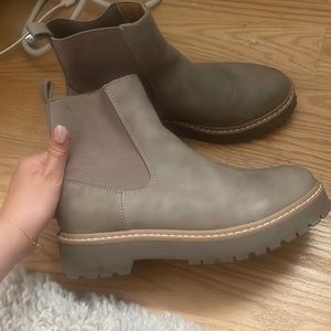 Dolce vita boots - never worn